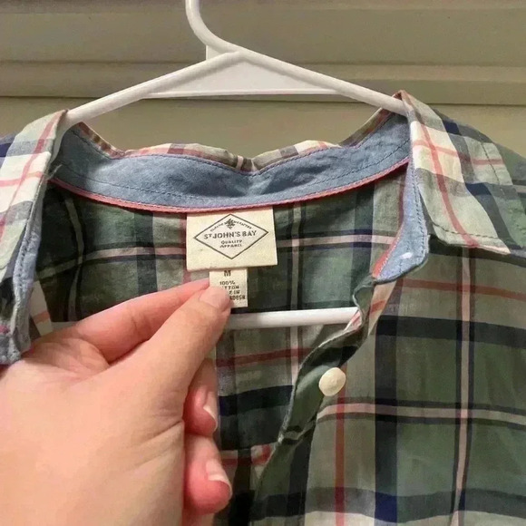 NWT St. John’s Bay button up plaid shirt- size medium - Picture 2 of 6